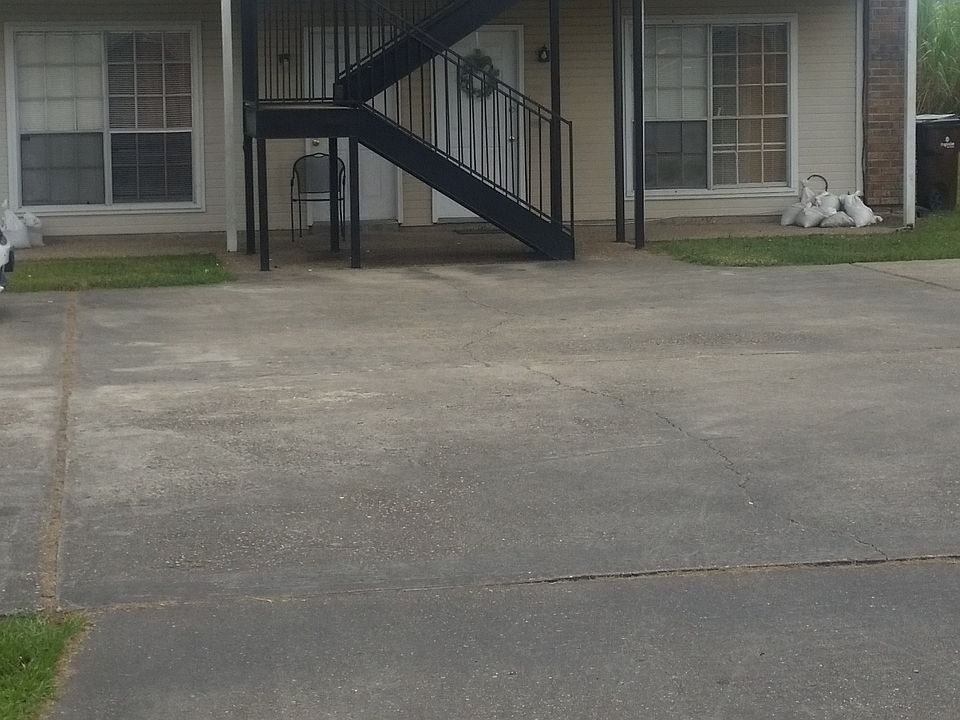 Upstairs One Bedroom apartment