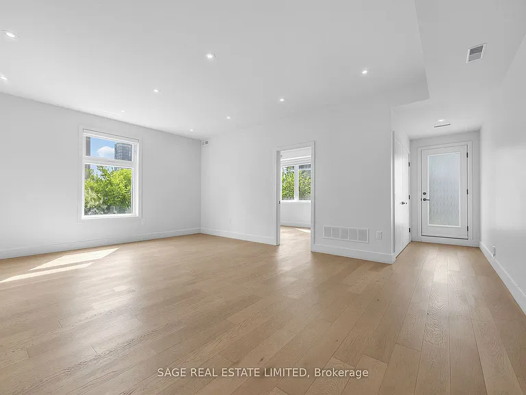 909 Castlefield Ave #2 — Photo 3