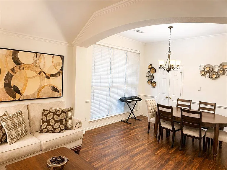 9504 Patagonia Ln — Photo 4