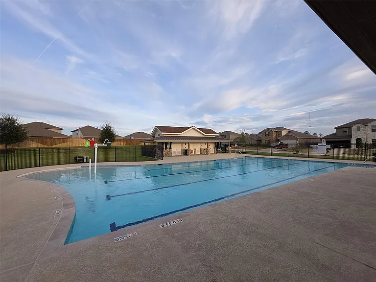 40821 Hawthorne Glades St — Photo 23