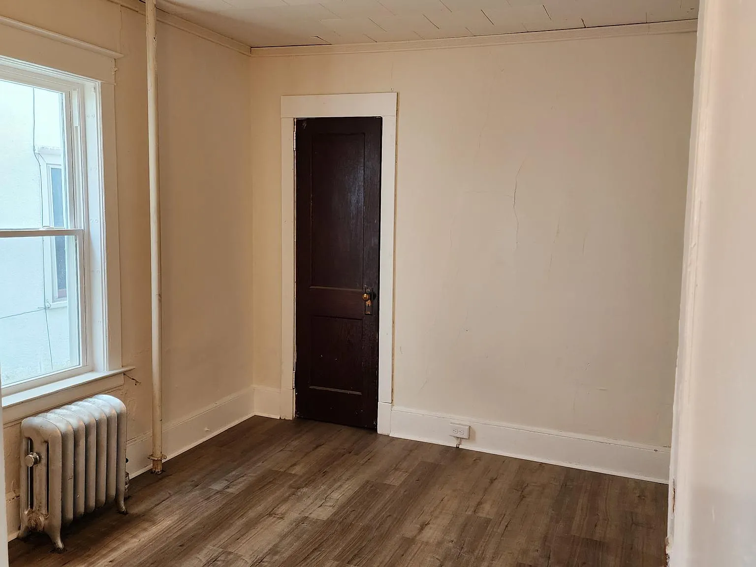 2 bed, 700 sqft, $1,000 — Photo 3