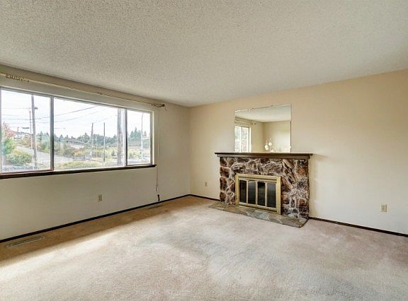 3rd image of 1102 N Jackson Ave
