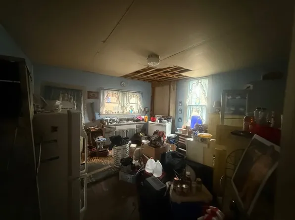 1400 W Adrian G Hinton Ave, Peoria, IL 61605