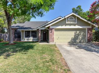 9220 Terraza Ct, Elk Grove, CA 95758