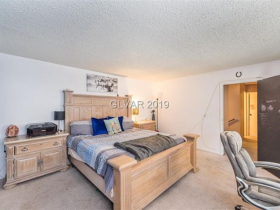 3rd image of 3661 Mount Vernon Ave
