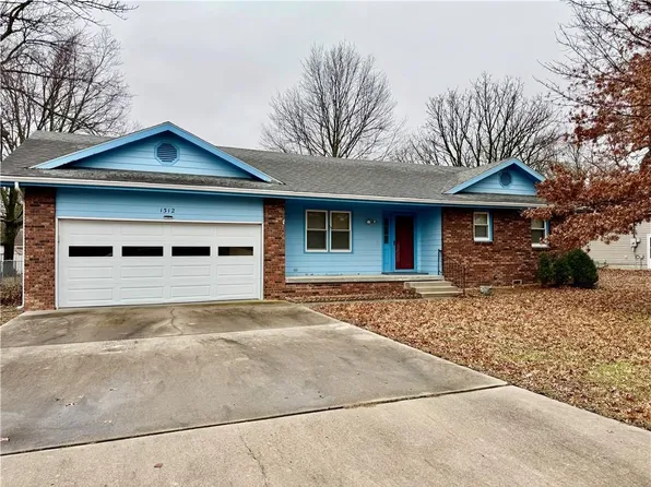 1312 Thornton Ave, Parsons, KS 67357