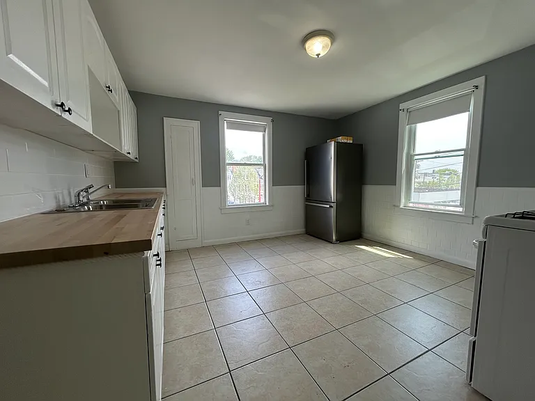 121 Boston St #2 — Photo 3