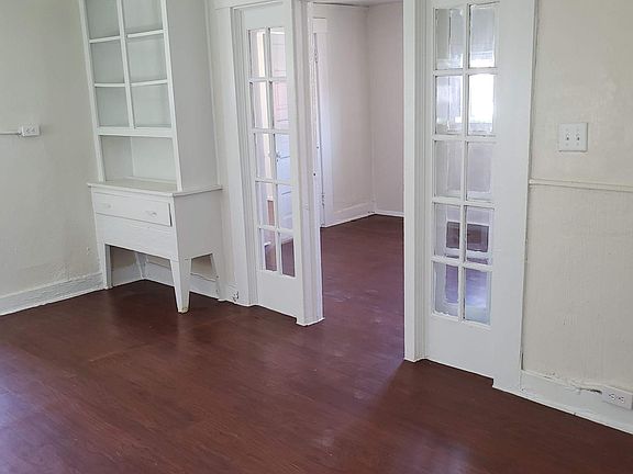 3rd image of 1217 E Yandell Dr APT 15