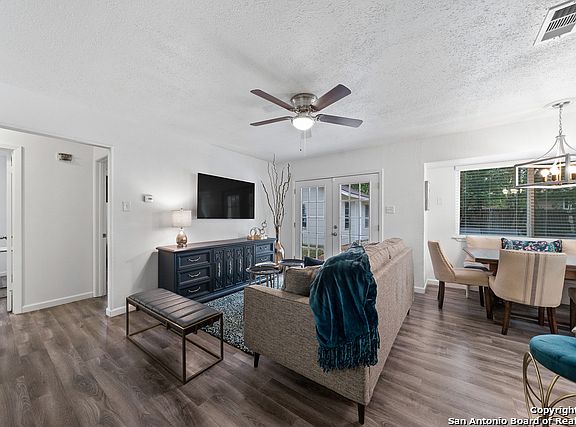 5th image of 7438 Fieldgate Dr
