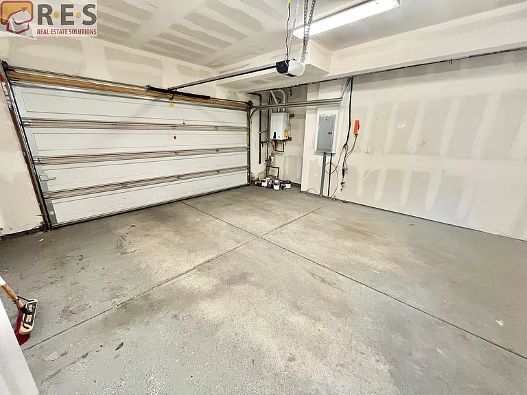2945 Lawrence St — Photo 11