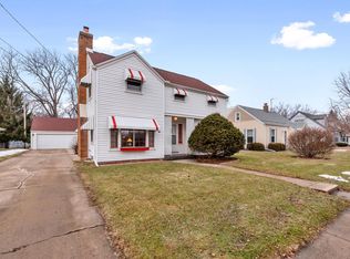 301 North Ave, Hartland, WI 53029