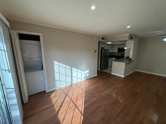 5th image of 4535 Coldwater Canyon Ave #104