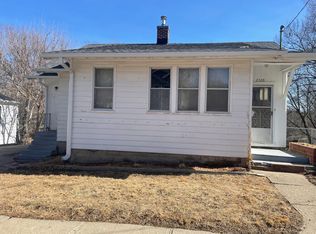 2308 S Royce St, Sioux City, IA 51106