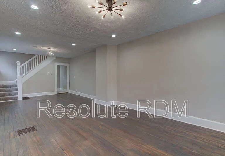 1313 Ringgold Ave — Photo 6