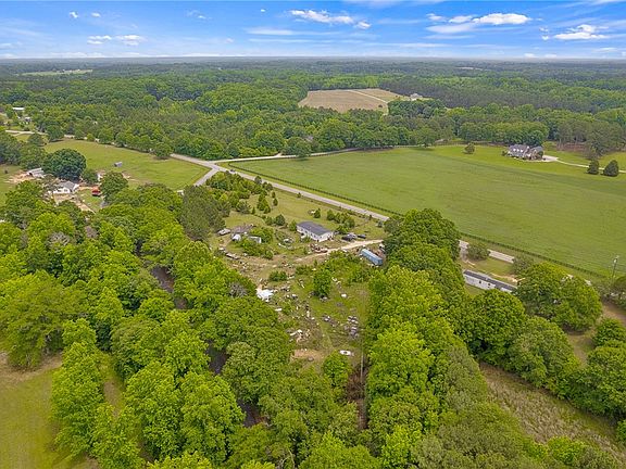 3rd image of 1549 Bethany Church Rd