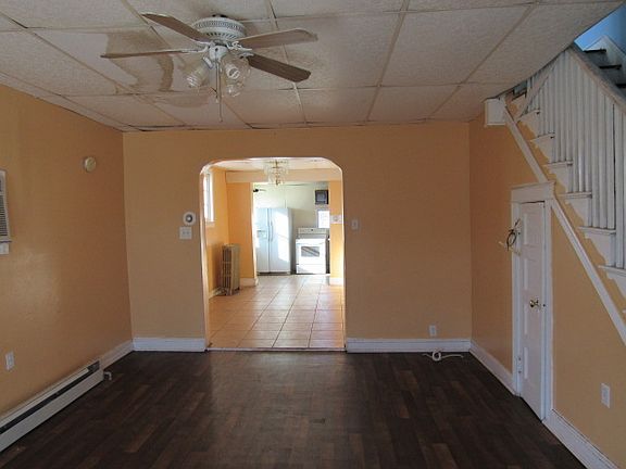 4th image of 7435 Elmwood Ave