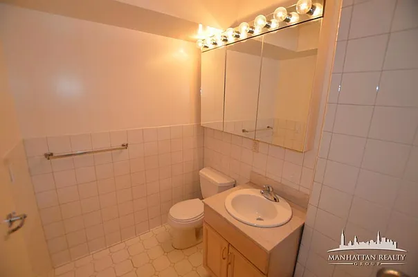 Rented by Manhattan Realty Group | media 5