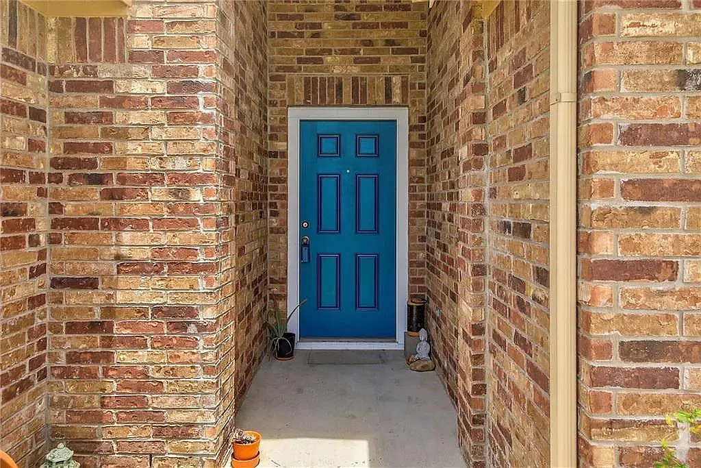 4 bed, 2047 sqft, $1,995 — Photo 4