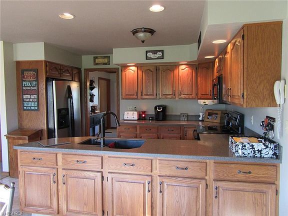 4th image of 2080 Countryside Dr