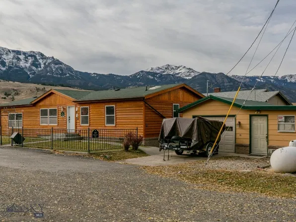 112 Yellowstone St, Gardiner, MT 59030