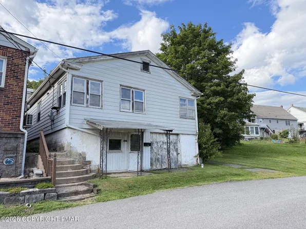 17 E Mussmano Ave, Nesquehoning, PA 18240