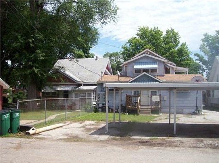 2nd image of 2120 Erie St APT 1