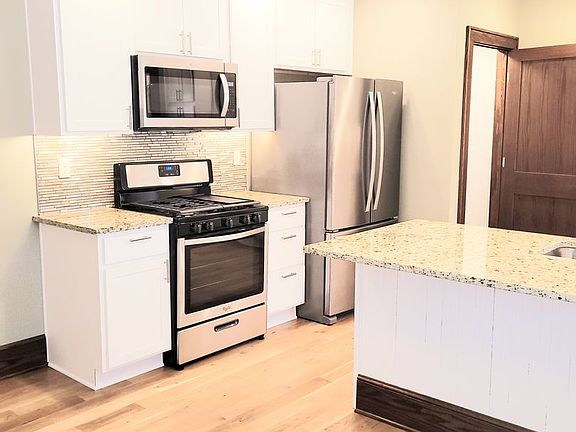 4th image of 2166 Arlington Ave #2166