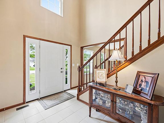 3rd image of 13923 Sunladen Dr NW