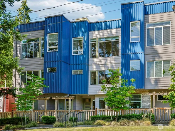12120 76th Way NE #2, Kirkland, WA 98034