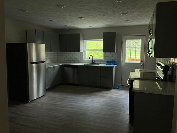2nd image of 130 Silver St #130