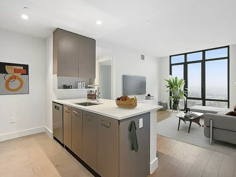 1st image of 92-27 160th St #816