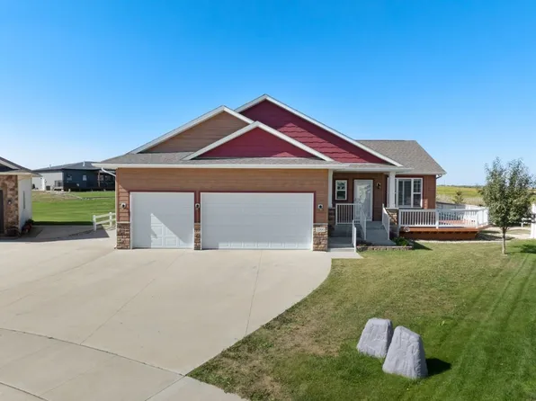 2709 20th St NW, Minot, ND 58703