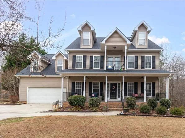 7819 Wilson Farm Rd, Summerfield, NC 27358