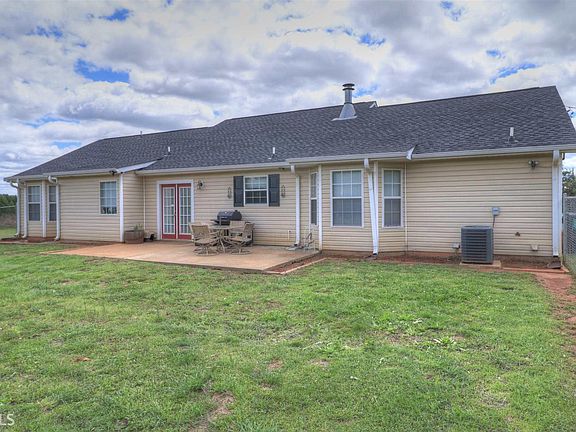 2nd image of 313 Snapping Shoals Rd