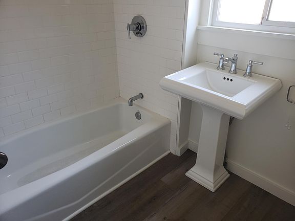 3rd image of 1443 Echo Park Ave #1443