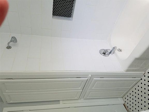 5th image of 3217 Stanley Ave