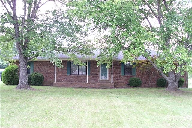 1st image of 121 Oakland Dr
