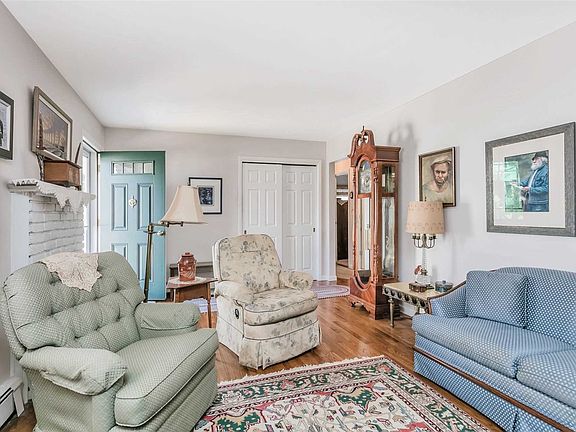 4th image of 40 Lawrence St