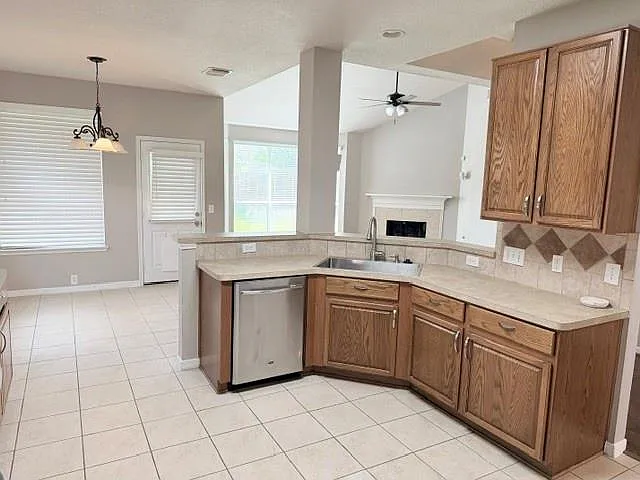 20030 Castlegreen Dr — Photo 6