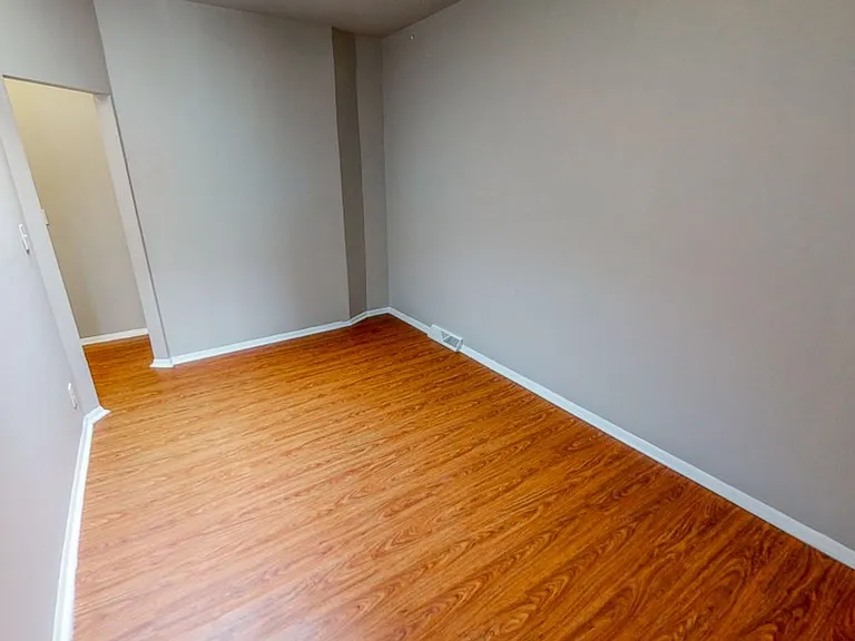 2429 Druid Hill Ave — Photo 10