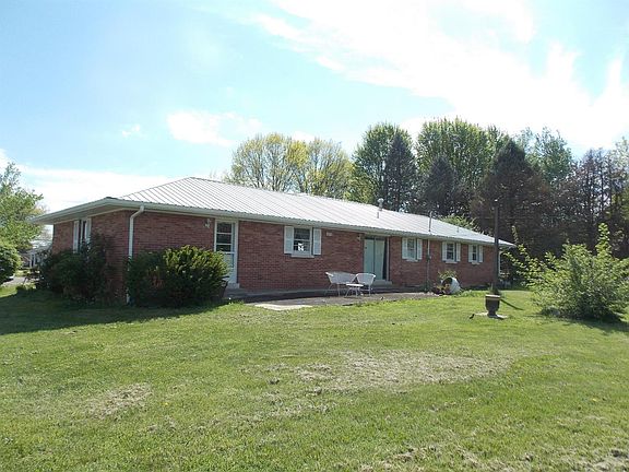 2nd image of 301 Hickory Hill Dr