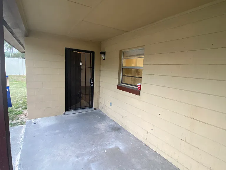1001 Crawford St — Photo 1