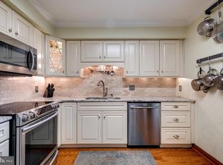 165 Valley Stream Cir, Wayne, PA 19087