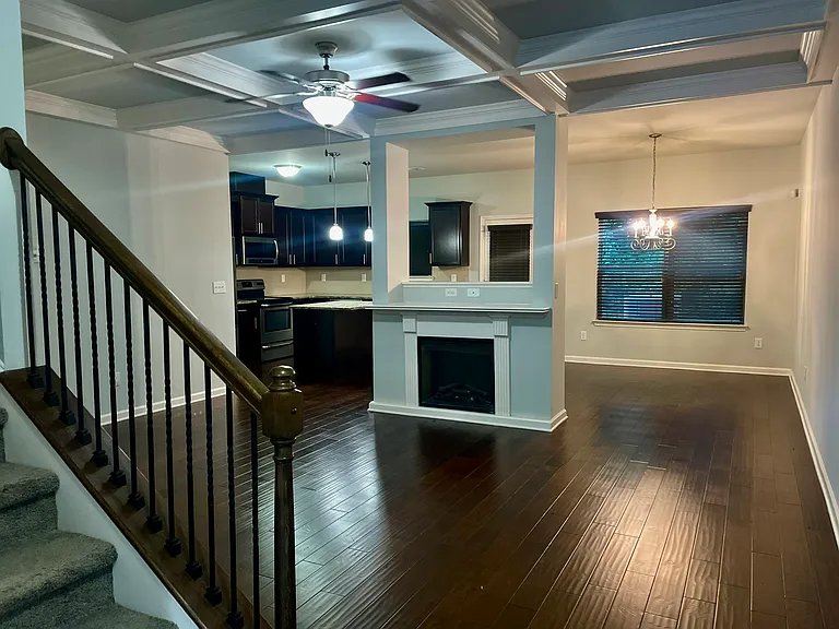 1305 Bridge Peak Ln — Photo 3