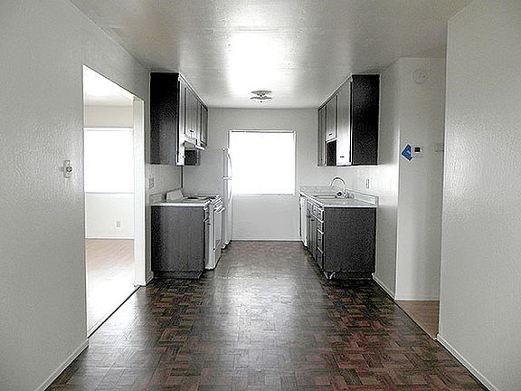 4th image of 717 Pope Dr APT C