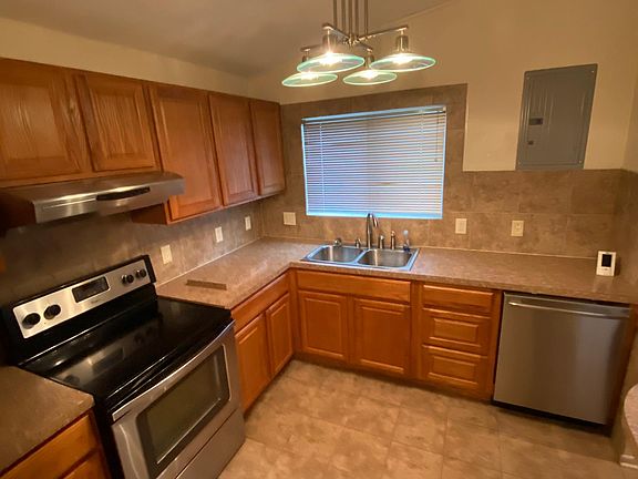 2nd image of 1176 Thorndale Dr