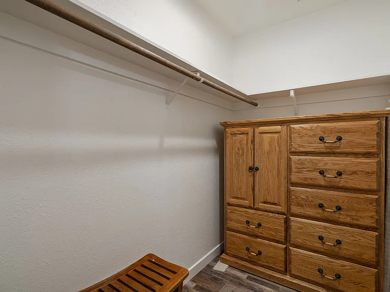 100 Lake Village Dr — Photo 28