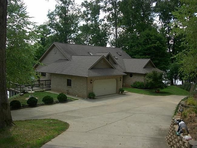 1st image of 319 Mariners Mill Ct