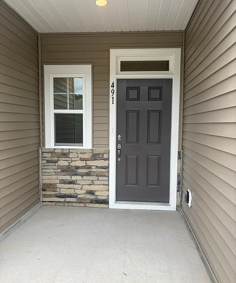 491 Fran Dr — Photo 1