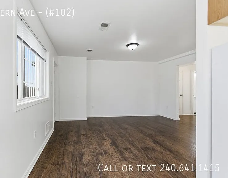 506 Eastern Ave NE #102 — Photo 3